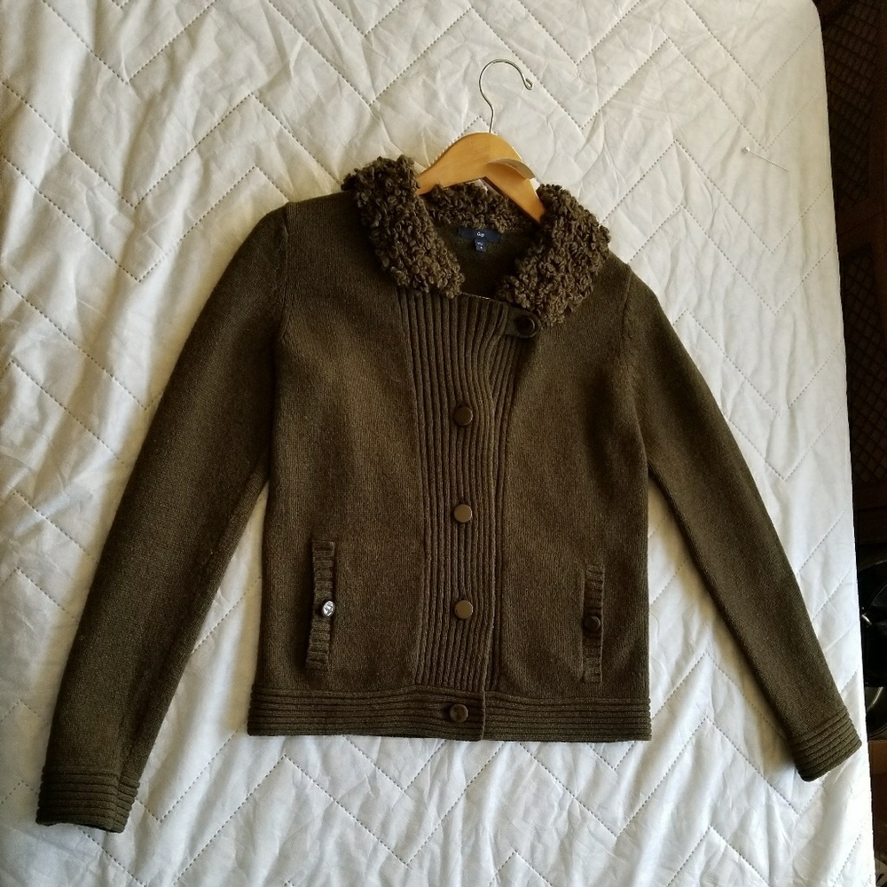 GAP wool green sweater